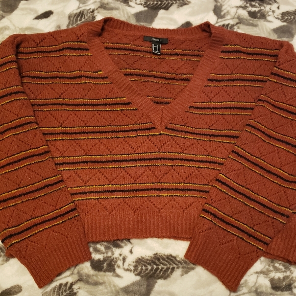 Forever 21 Cropped Sweater - Picture 1 of 1